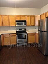 28825 Cullen Dr in Romulus, MI - Building Photo - Building Photo