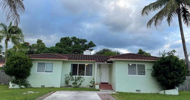 535 NW 121st St in North Miami, FL - Building Photo - Building Photo