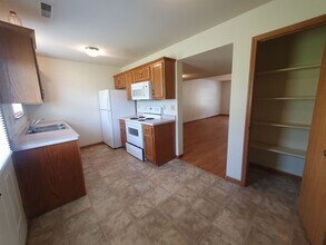 20390 Skyview Dr-Unit -20390 Skyview drive D in Waynesville, MO - Building Photo - Building Photo