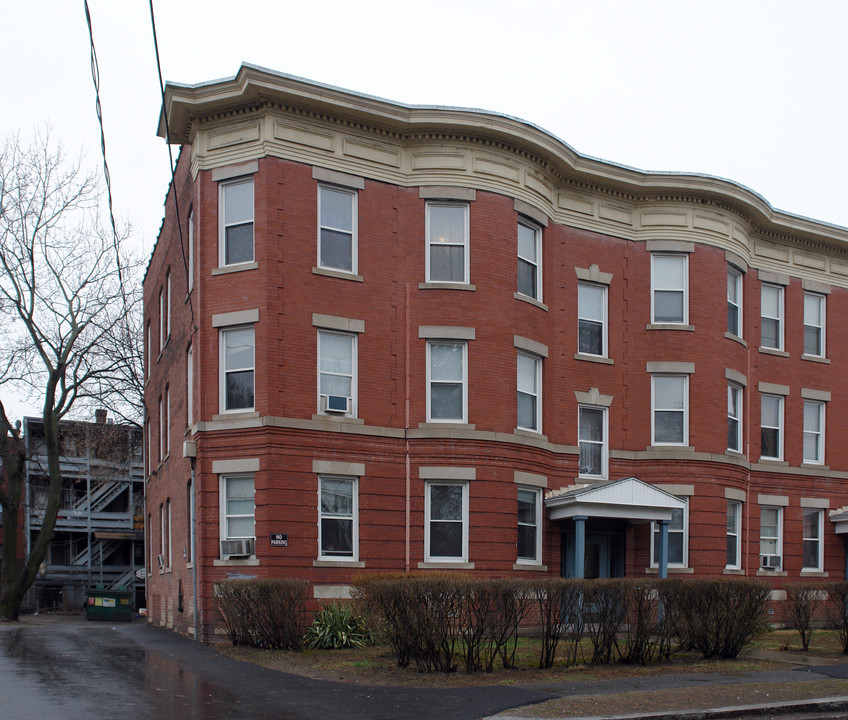 17 Monroe St in Holyoke, MA - Foto de edificio