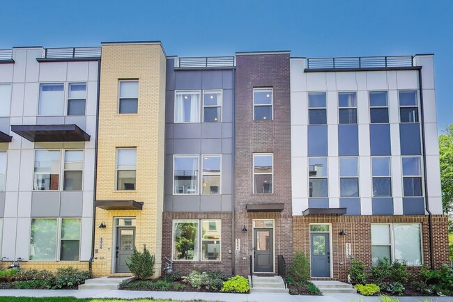 property at 5004 Oakmoore Dr