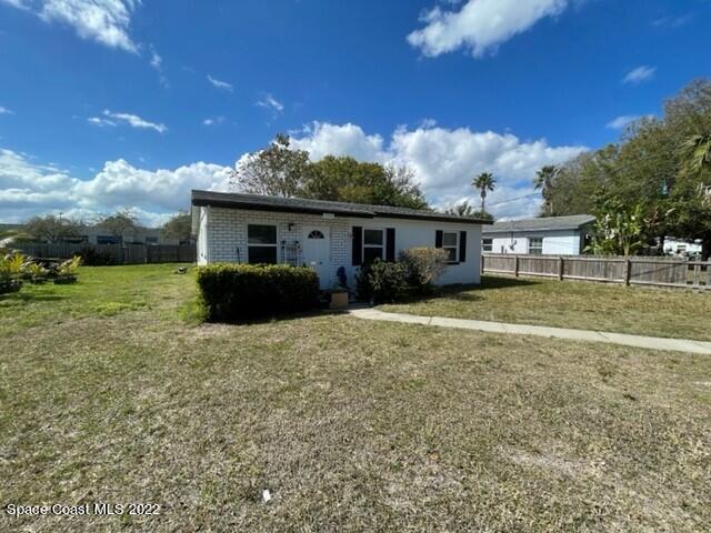 1904 Radnor Dr in Melbourne, FL - Foto de edificio - Building Photo