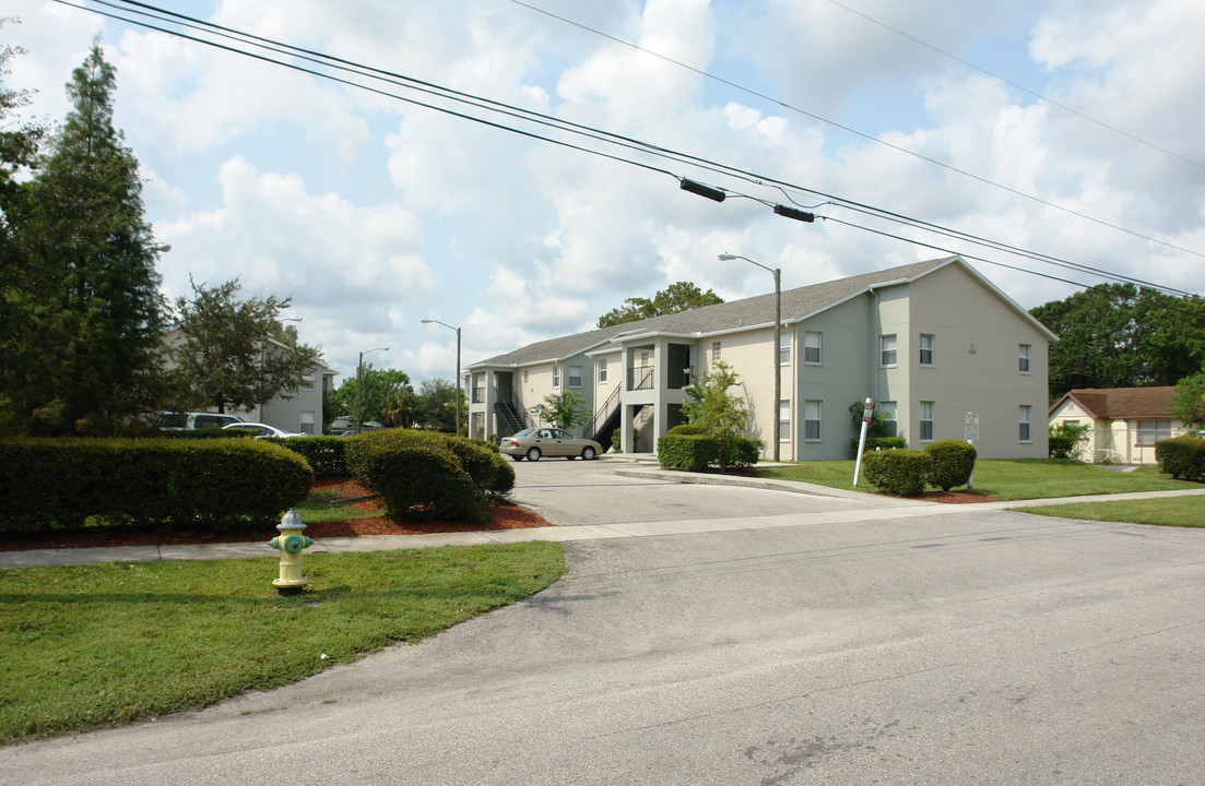 Oak Trace in St. Petersburg, FL - Foto de edificio