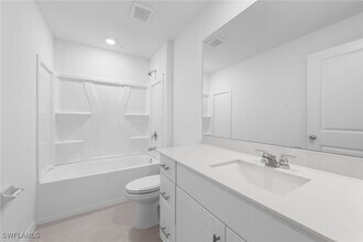 17627 Paradiso Wy in North Fort Myers, FL - Building Photo - Building Photo