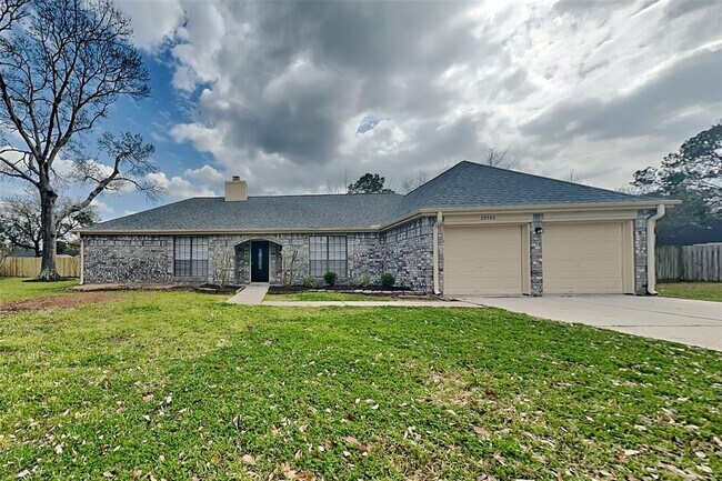 property at 20702 Moss Agate Ct