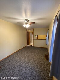 909 Finkle Ave photo'