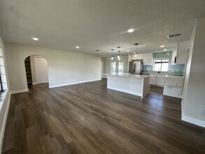 1611 Canal Ct in Tavares, FL - Building Photo - Building Photo