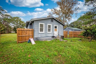 250 Vernis Ave in Jacksonville, FL - Foto de edificio - Building Photo