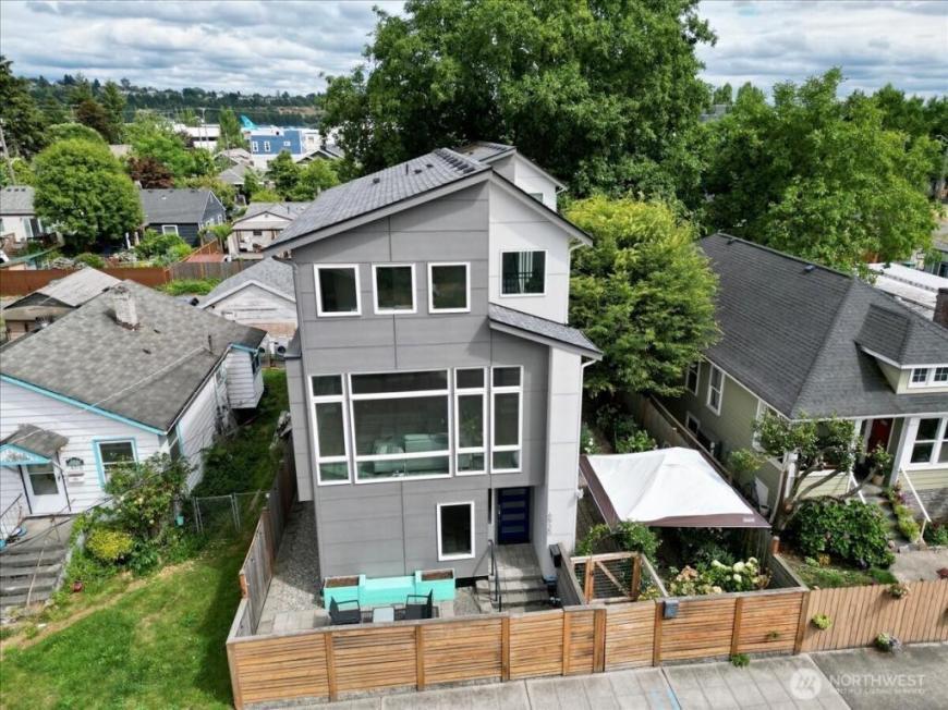 6920 Carleton Ave S in Seattle, WA - Building Photo