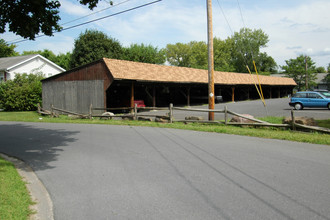 Plaza Garden Apartments in Saugerties, NY - Foto de edificio - Building Photo