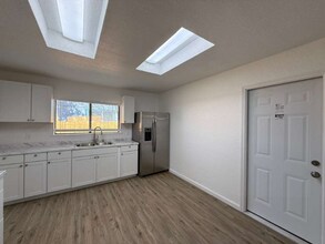 1015 Arrowhead Trail in San Antonio, TX - Foto de edificio - Building Photo