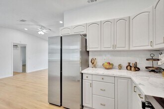 9312 Pinion Dr in Wellington, FL - Building Photo - Building Photo