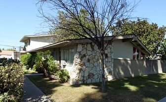 729 W Provential Dr in Anaheim, CA - Building Photo