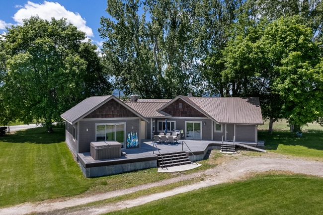 1815 Lower Valley Rd in Kalispell, MT - Building Photo - Building Photo