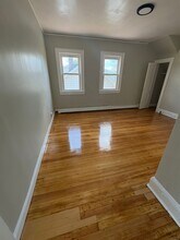 26-28 Finlay Pl, Unit 3 in Newark, NJ - Building Photo - Building Photo