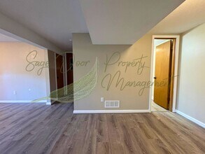 1016-1018 SW Kingscross Rd in Blue Springs, MO - Building Photo - Building Photo