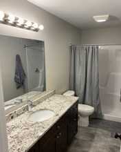 7069 Crosvik Ct, Unit Apt 12 in Peosta, IA - Building Photo - Building Photo