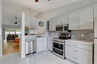 148 Moccasin Trail S in Jupiter, FL - Building Photo - Building Photo