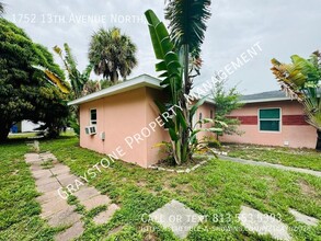 1752 13th Ave N in St. Petersburg, FL - Foto de edificio - Building Photo