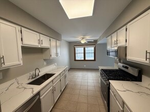 53 Spuhler Dr in Batavia, IL - Building Photo - Building Photo