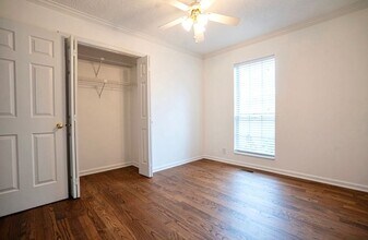 101 Heathcote Ct in Goodlettsville, TN - Foto de edificio - Building Photo