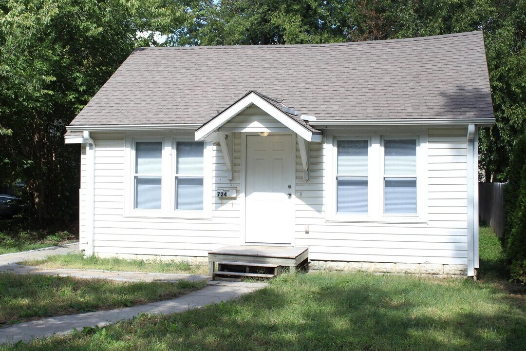 724 Fremont St in Manhattan, KS - Building Photo