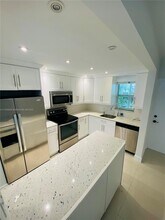 215 NE 16th Ave-Unit -106 in Fort Lauderdale, FL - Building Photo - Building Photo