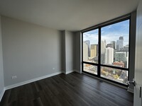 700 W Adams St, Unit 1 in Chicago, IL - Building Photo - Building Photo