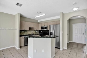 2802 SW 128th Way in Miramar, FL - Building Photo - Building Photo