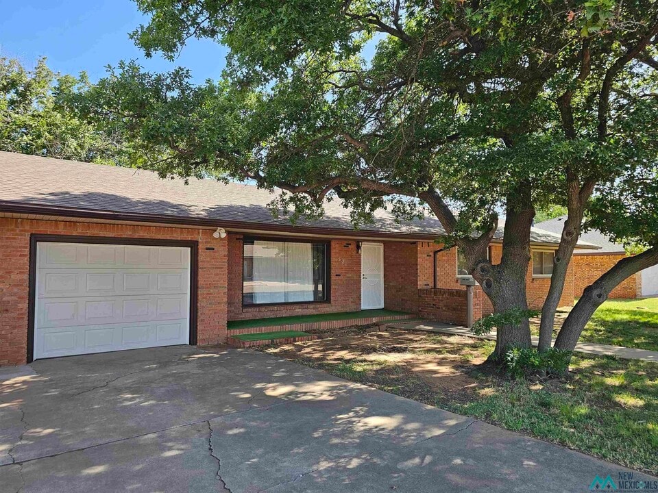 521 John Doe St in Clovis, NM - Building Photo