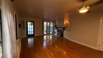 851 N Ogden Dr, Unit 851 in Los Angeles, CA - Foto de edificio - Building Photo