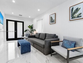 2171 NW 49th St in Miami, FL - Building Photo - Building Photo