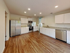 2407 Canyon Rim in San Antonio, TX - Foto de edificio - Building Photo