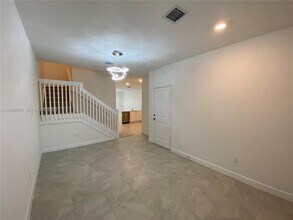 211 SW 159th Ter in Pembroke Pines, FL - Building Photo - Building Photo