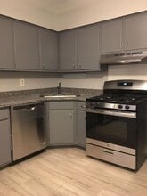 10302 S Komensky Ave in Oak Lawn, IL - Building Photo - Building Photo