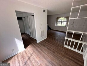 1071 Laurel Ln NW in Conyers, GA - Building Photo - Building Photo