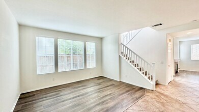 531 Camino Verde in San Marcos, CA - Building Photo - Building Photo
