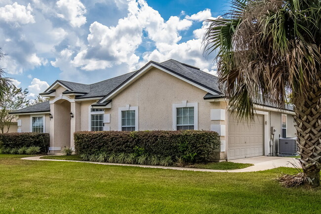 3001 Golden Pond Blvd in Orange Park, FL - Building Photo - Building Photo