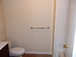 2126 E Normal Ave in Fresno, CA - Building Photo - Building Photo