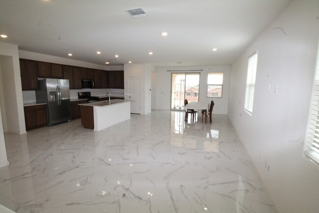 5523 W Monterey Dr in Oro Valley, AZ - Building Photo - Building Photo