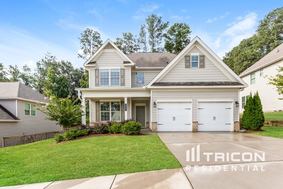 228 Margrave Dr in Holly Springs, GA - Building Photo