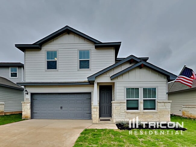 13630 Paxton Blvd in Saint Hedwig, TX - Building Photo - Building Photo