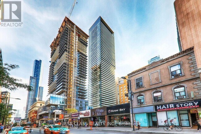 property at 15-1215 Grenville St