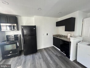 717 Sansom St in Philadelphia, PA - Building Photo - Building Photo