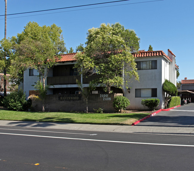 Ravenwood Apartments in Sacramento, CA - Foto de edificio - Primary Photo