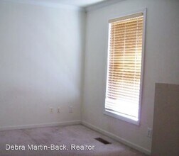 2905 SW Archer Rd in Gainesville, FL - Building Photo - Building Photo