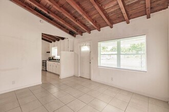 3219 Windsor Ave in West Palm Beach, FL - Building Photo - Building Photo