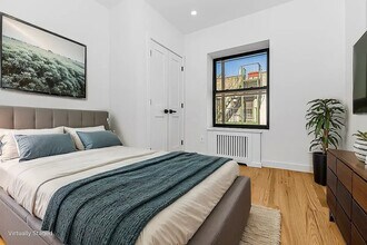 104 Bayard St in New York, NY - Building Photo - Building Photo