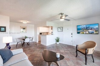1732 Meridian Ave in Miami Beach, FL - Building Photo - Building Photo