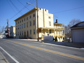 16 N Church St in Thurmont, MD - Foto de edificio - Building Photo